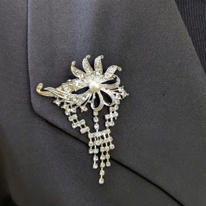 گل سینه مجلسی | فروشگاه اینترنتی گلدید